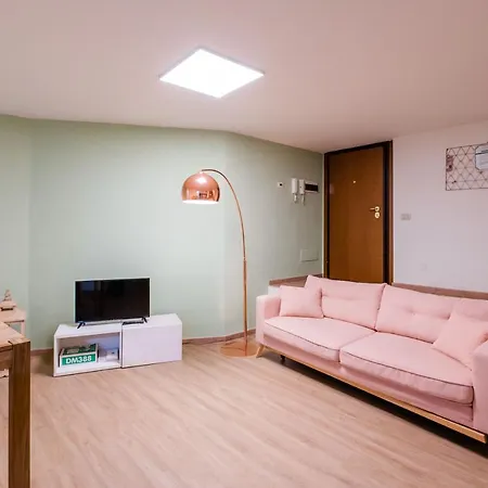 Apartment Sweet Dreams *