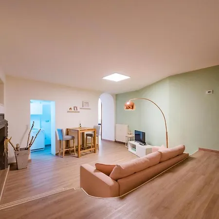 Apartment Sweet Dreams *