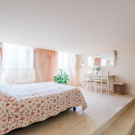 Apartment Sweet Dreams